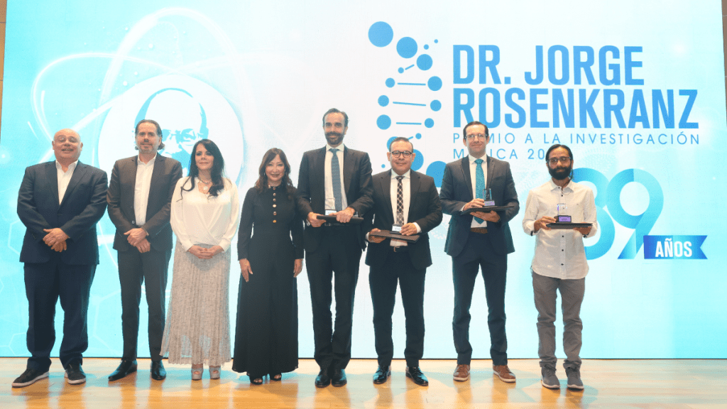 Roche y FUNSALUD premian la investigación científica en&nbsp;México