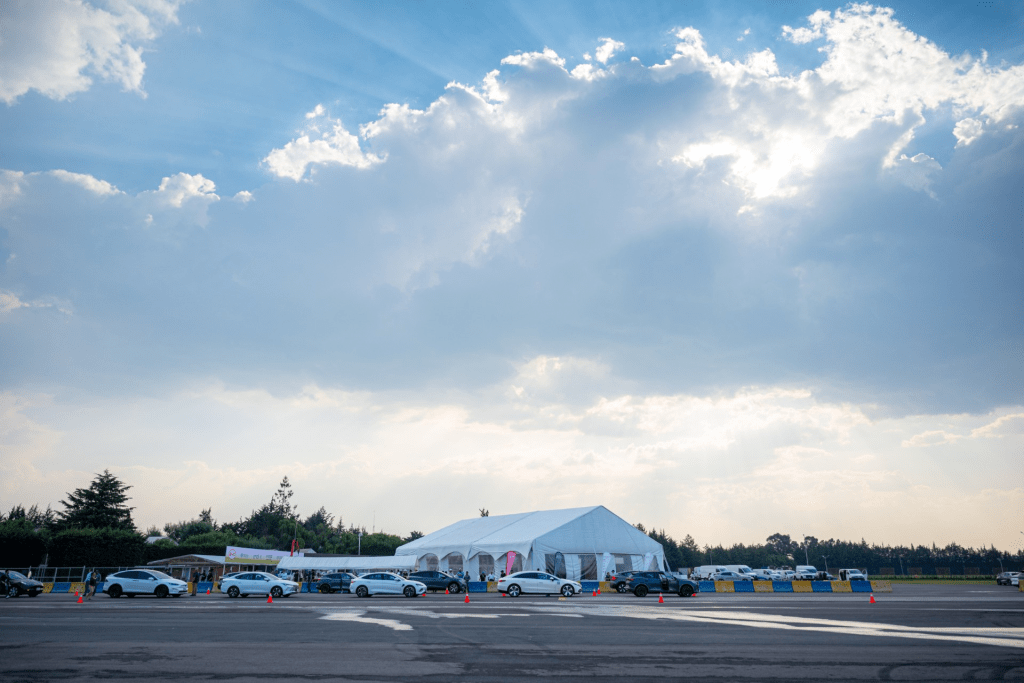 IFC anuncia un acuerdo de financiamiento inicial de 100 mdd con Element Fleet Management para acelerar la transición a los vehículos eléctricos en&nbsp;México