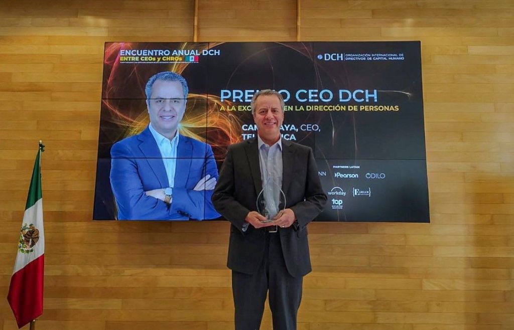 Camilo Aya, CEO de Telefónica Movistar México, recibe el máximo reconocimiento por su excelencia en la dirección de personas por parte de&nbsp;DCH
