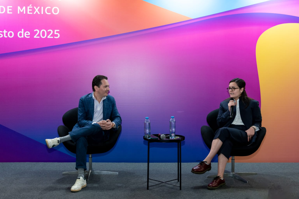 AWS y la Secretaría de Economía lanzan programa para capacitar a 450,000 personas en&nbsp;México